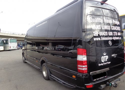 MB Sprinter 2019 back resized